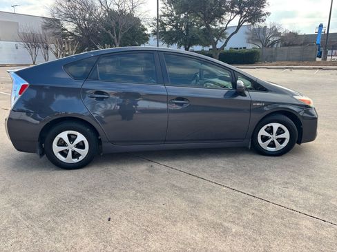 Used 2013 Toyota Prius Two image 4