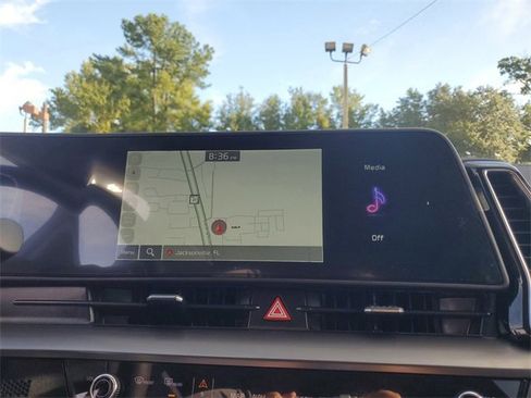 New 2025 Kia Sportage EX image 18