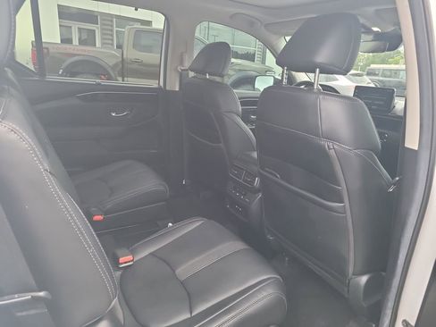 Used 2024 Honda Pilot Touring image 29