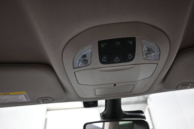 Used 2023 Chrysler Pacifica Touring-L FWD image 12