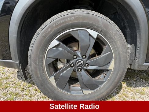 Used 2024 Nissan Rogue SV AWD/4WD image 11