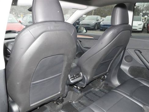 Used 2024 Tesla Model Y Long Range AWD/4WD image 11