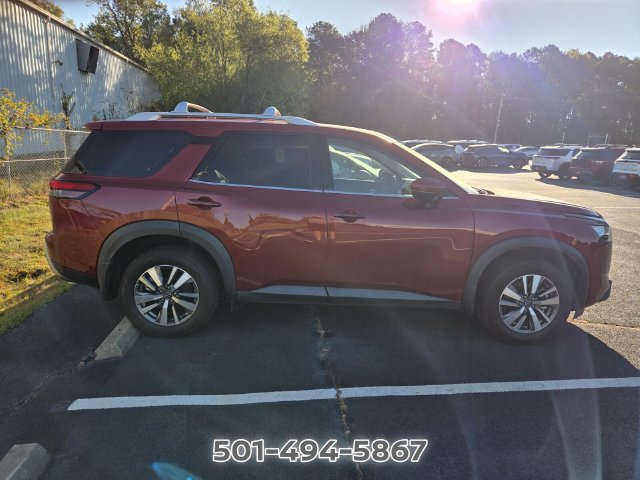 Used 2023 Nissan Pathfinder SL FWD image 4