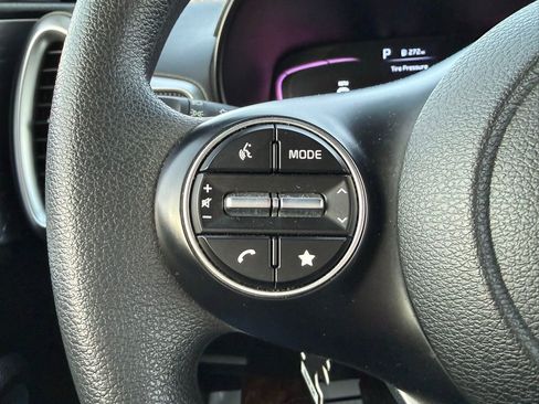 Used 2024 Kia Soul LX w/ LX Technology Package image 15