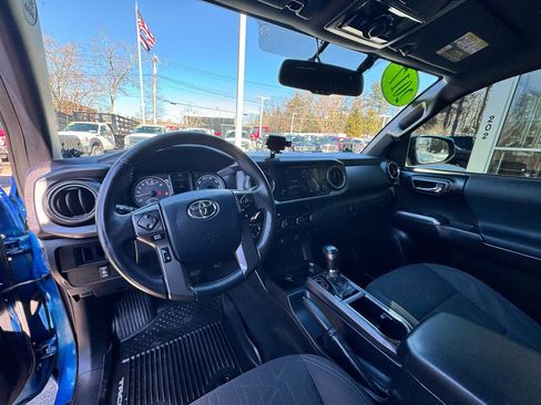 Used 2017 Toyota Tacoma TRD Off-Road w/ Tow Package AWD/4WD image 40