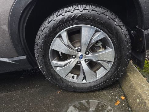 Used 2022 Subaru Ascent Premium w/ Convenience Package image 11