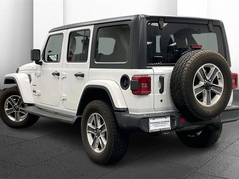 Used 2018 Jeep Wrangler Unlimited Sahara image 8