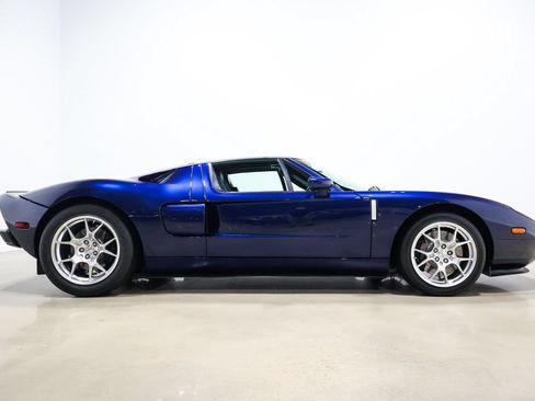 Used 2005 Ford GT RWD image 50