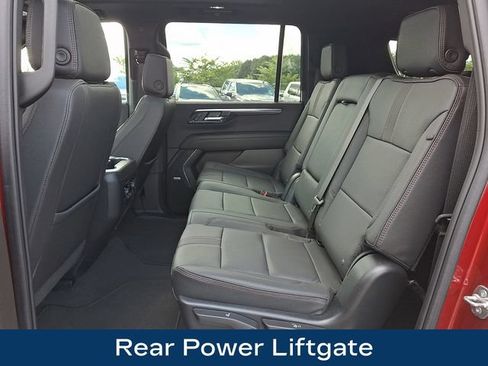 Used 2025 Chevrolet Suburban RST w/ Comfort Package AWD/4WD image 19