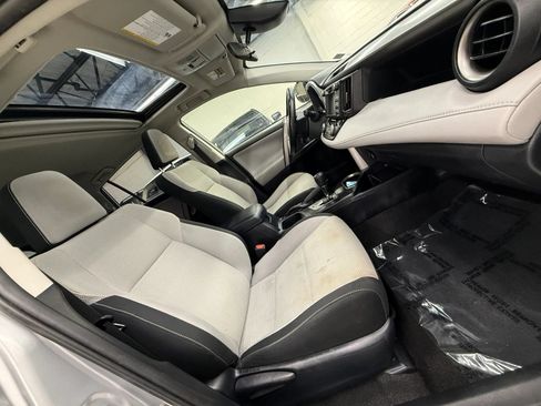 Used 2017 Toyota RAV4 XLE AWD/4WD image 24