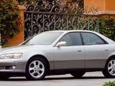 Used 2001 Lexus ES 330 FWD image 1