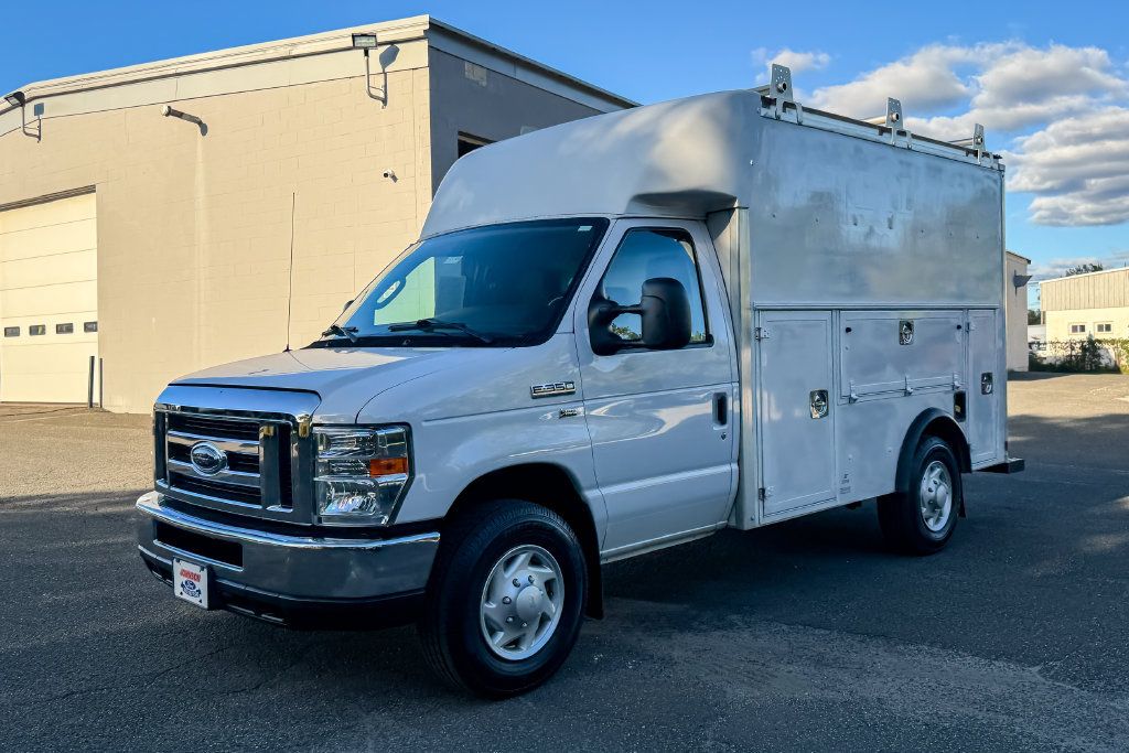 Certified 2017 Ford E-350 and Econoline 350 Super Duty w/ Power Windows & Locks Group RWD image 7