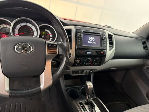 Used 2013 Toyota Tacoma 4x4 Access Cab V6 w/ SR5 Pkg image 17
