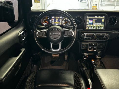 Used 2022 Jeep Gladiator Overland AWD/4WD image 12