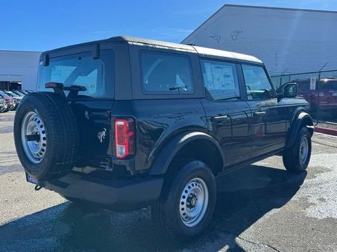 New 2026 Ford Bronco Base image 5