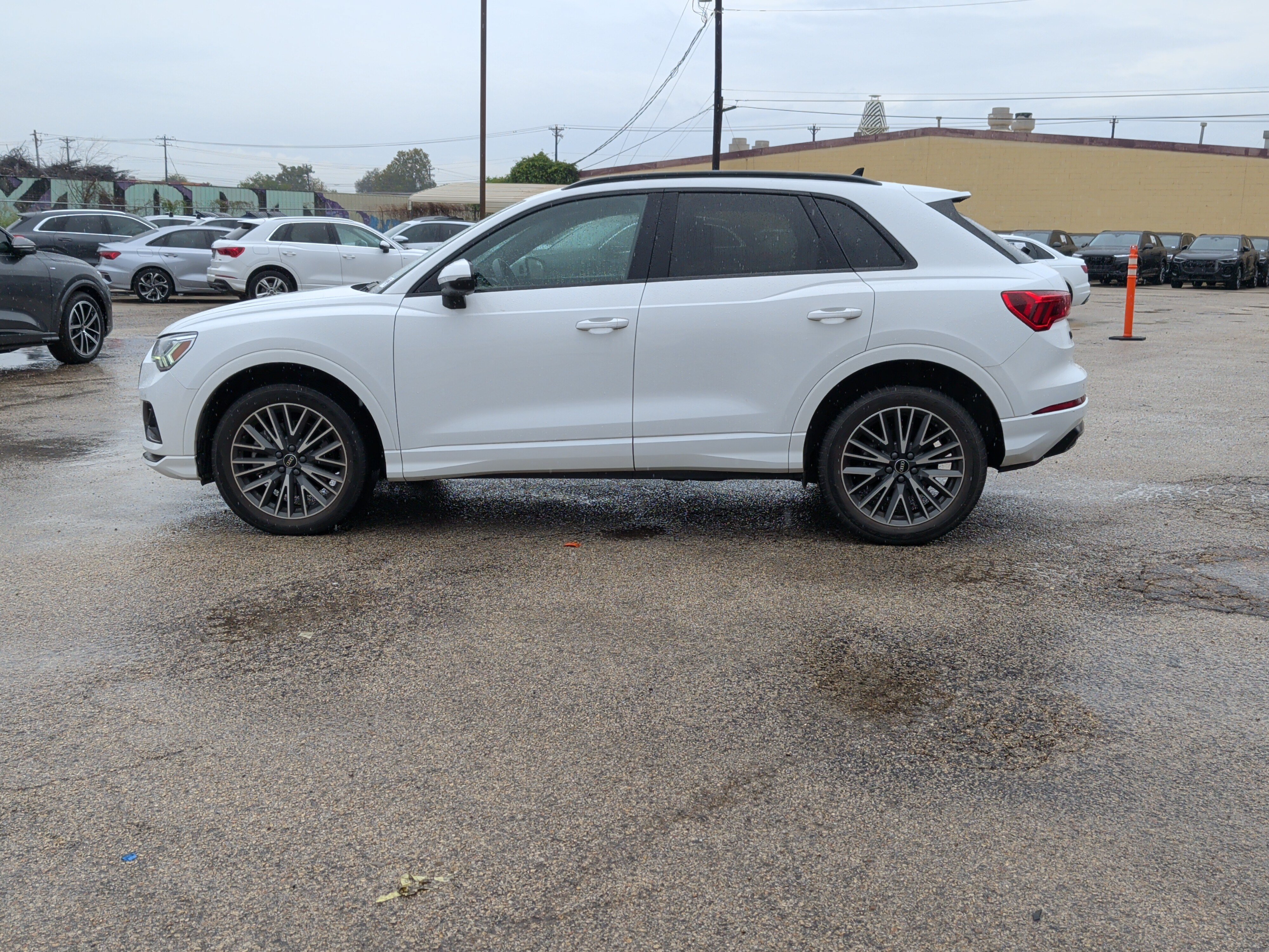 Certified 2023 Audi Q3 2.0T Premium w/ Convenience Package AWD/4WD image 7