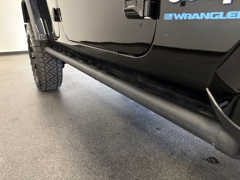 Used 2024 Jeep Wrangler Unlimited Sahara w/ Technology Group AWD/4WD image 13