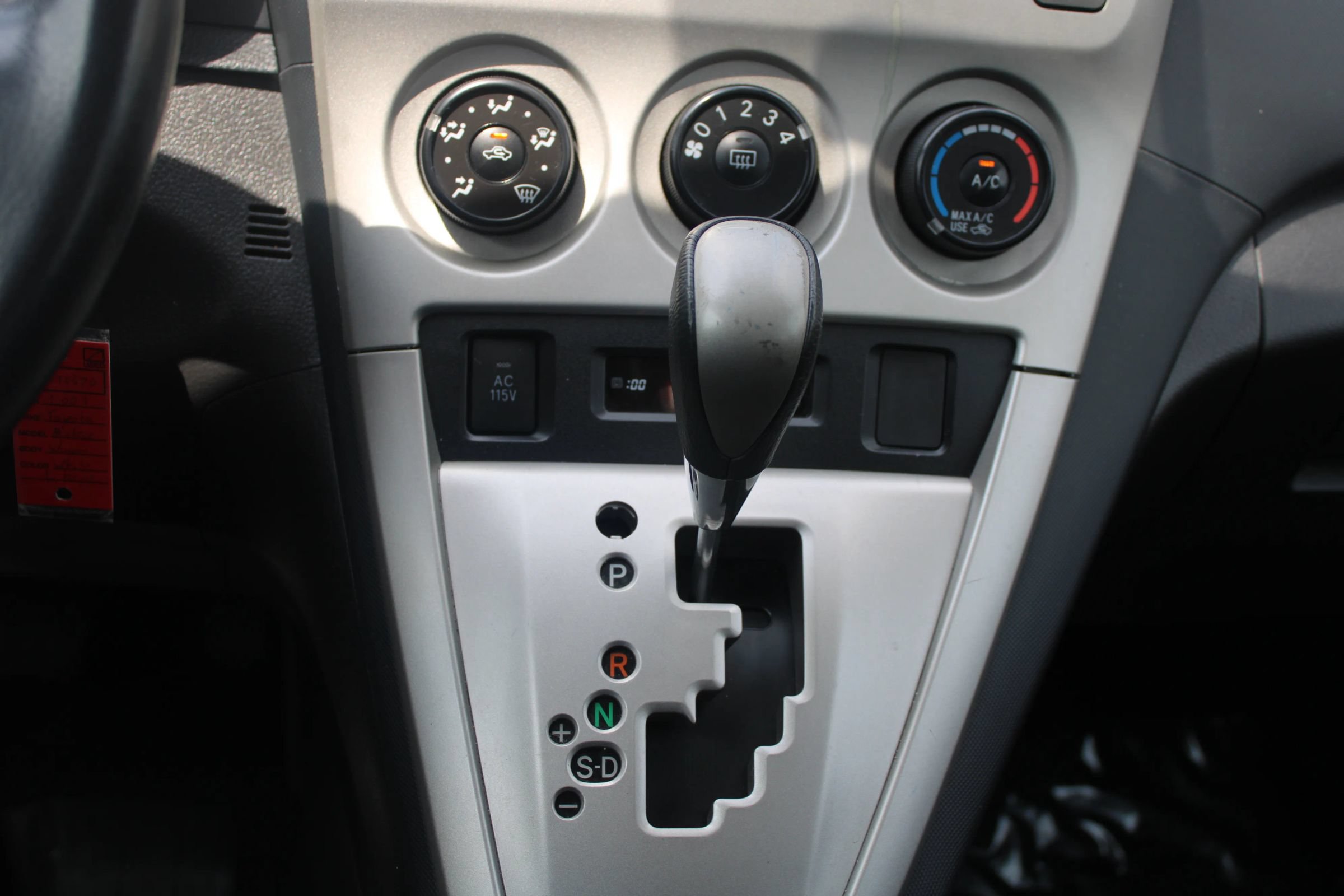 Used 2009 Toyota Matrix S FWD image 16