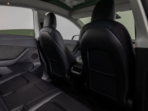 Used 2022 Tesla Model Y Performance image 23