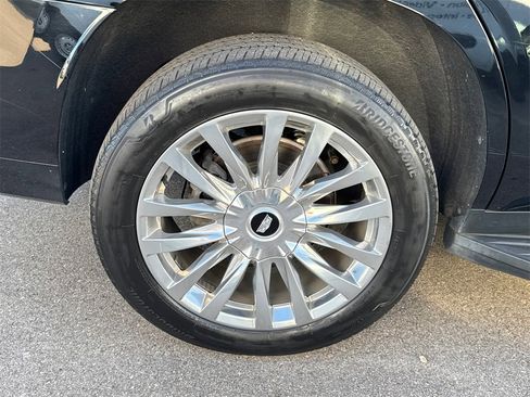 Used 2021 Cadillac Escalade Premium Luxury w/ LPO, Illumination Package image 10