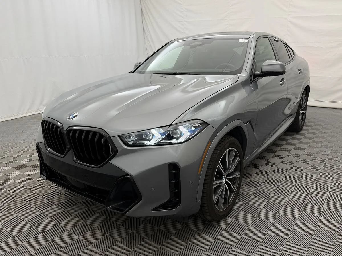 Used 2025 BMW X6 xDrive40i AWD/4WD image 2