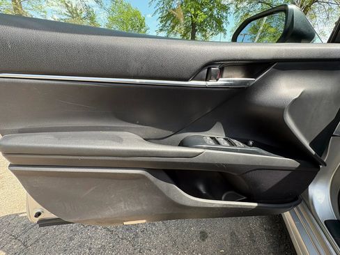 Used 2019 Toyota Camry SE image 23