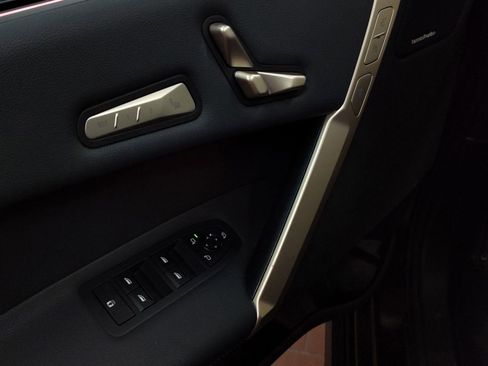 Certified 2025 BMW iX xDrive50 image 11