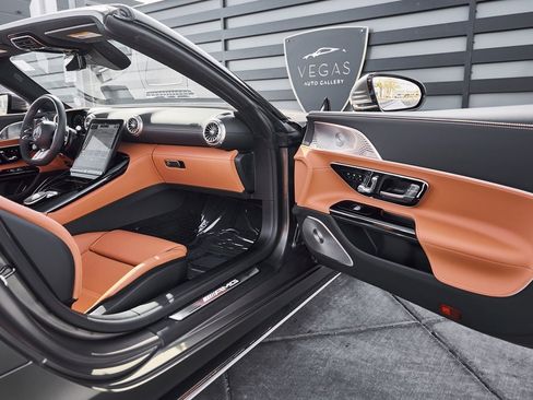 Used 2024 Mercedes-Benz SL 55 AMG 4MATIC image 17