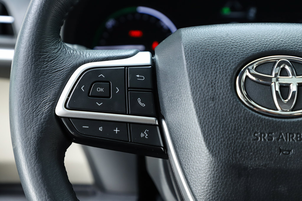 Used 2024 Toyota Sienna XLE w/ XLE Plus Package AWD/4WD image 44