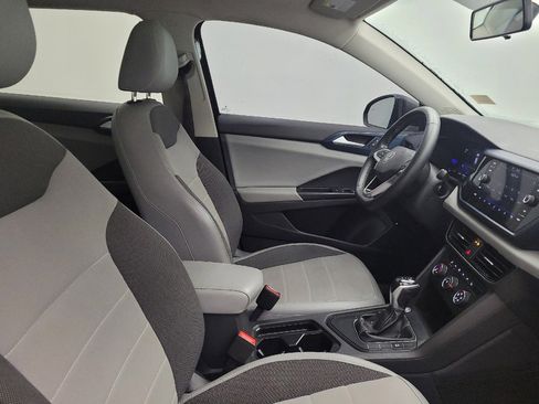 Used 2022 Volkswagen Taos SE w/ Panoramic Sunroof Package image 21