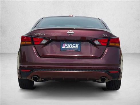 Used 2024 Nissan Altima 2.5 SV w/ SV Premium Package FWD image 6