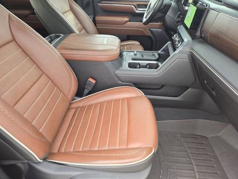 Used 2025 GMC Sierra 2500 Denali Ultimate image 15