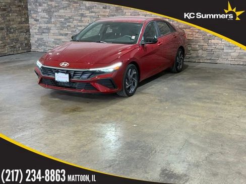 New 2025 Hyundai Elantra SEL image 1