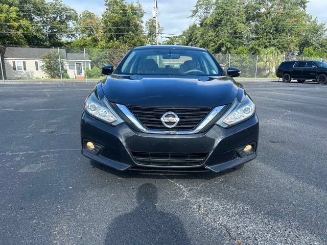 Used 2017 Nissan Altima 2.5 SV w/ Convenience Package FWD image 7