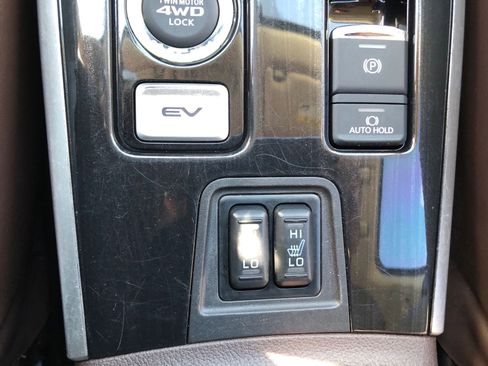 Used 2018 Mitsubishi Outlander SEL image 24