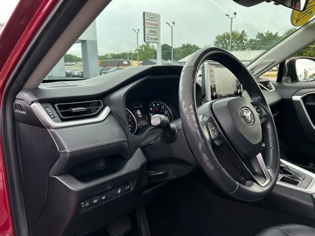Used 2019 Toyota RAV4 XLE Premium w/ Cold Weather Package AWD/4WD image 33