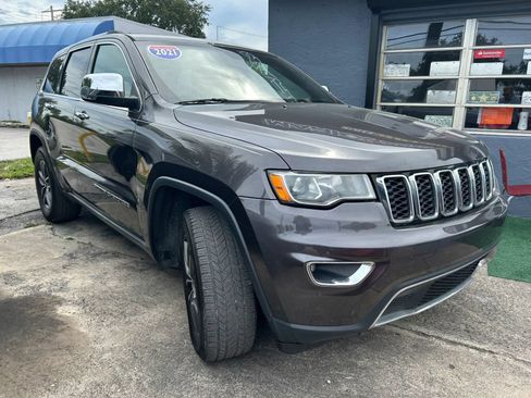Used 2020 Jeep Grand Cherokee Limited w/ Luxury Group II RWD image 3