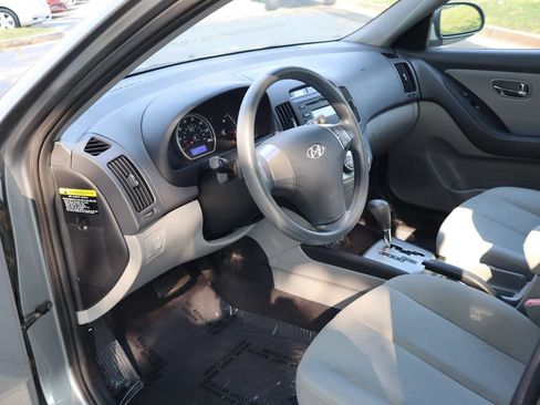 Used 2010 Hyundai Elantra GLS FWD image 7