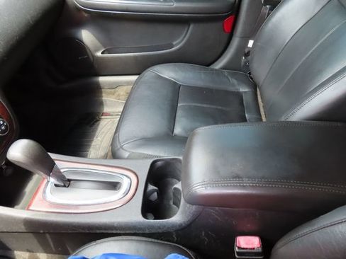 Used 2011 Chevrolet Impala LTZ FWD image 20