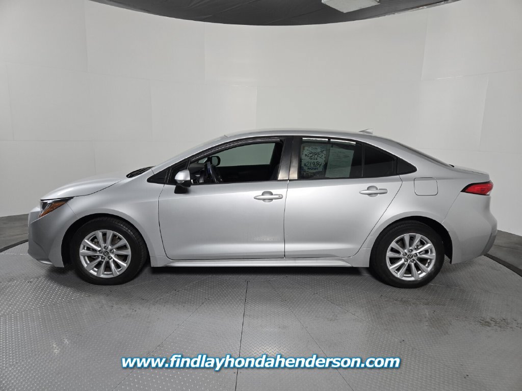 Used 2024 Toyota Corolla LE w/ LE Convenience Package FWD image 3