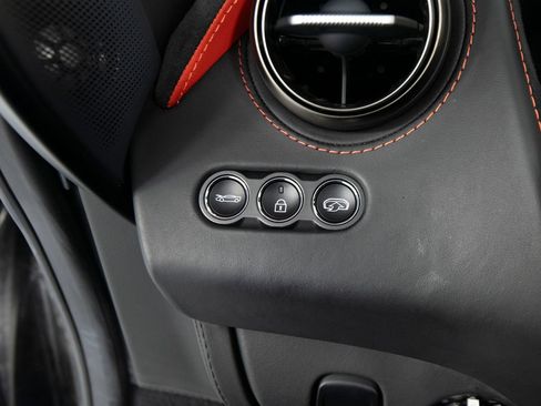 Used 2020 McLaren 720S Performance RWD image 25