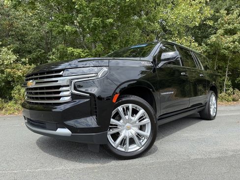 Certified 2024 Chevrolet Suburban High Country w/ Premium Package 2 image 10