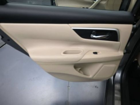 Used 2016 Nissan Altima 2.5 SL w/ 2.5 Technology w/LED Package FWD image 25