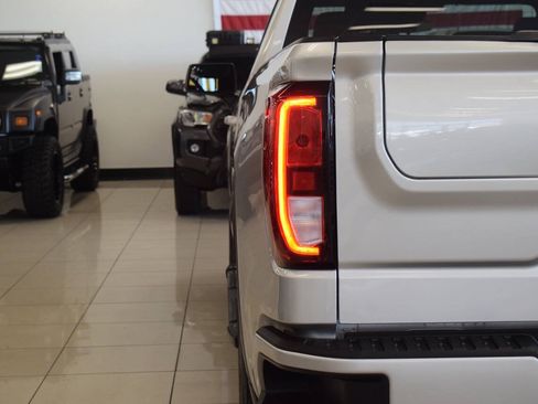 Used 2022 GMC Sierra 1500 Elevation RWD image 17