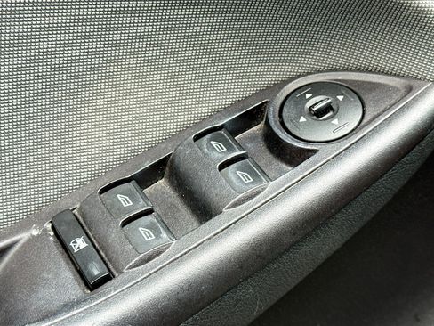 Used 2014 Ford Focus SE FWD image 6