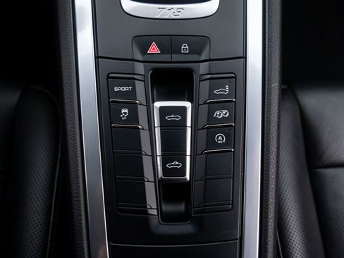 Used 2019 Porsche 718 Boxster image 19