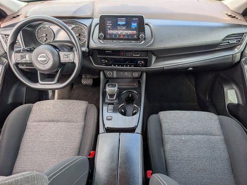 Used 2023 Nissan Rogue SV image 4