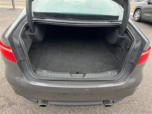 Used 2016 Jaguar XF R-Sport image 18