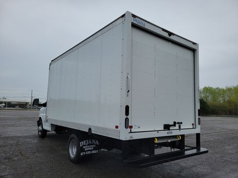 New 2025 GMC Savana 4500 w/ Power Convenience Package RWD image 5