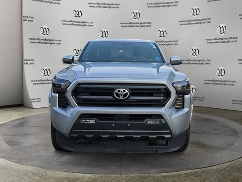 Used 2024 Toyota Tacoma TRD Sport image 8
